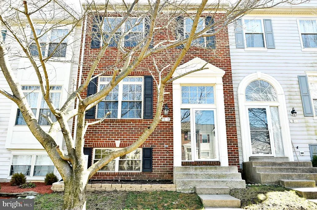 4 bed, 3.5 bath, 2280 sqft, $2,800 — Photo 1