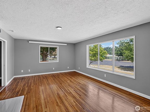 5th image of 2025 Olympia Way