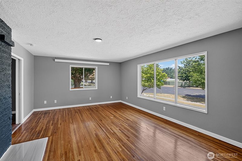 5th image of 2025 Olympia Way