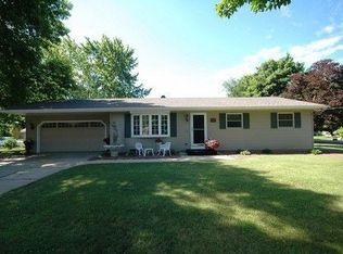 1504 Holiday Dr, Janesville, WI 53545