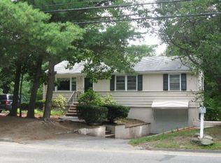 11 Hopkins St, Wilmington, MA 01887