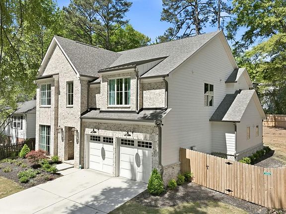 2nd image of 1872 Hickory Rd