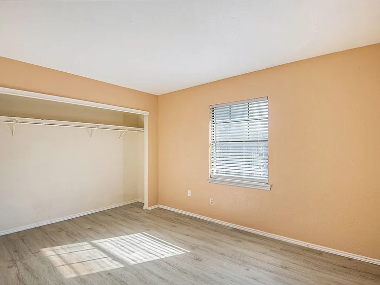 6600 Brookhaven Ct — Photo 17