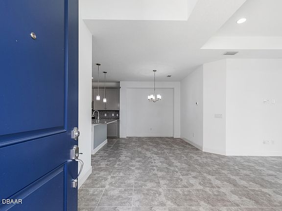 3rd image of 725 Coral Reef Way