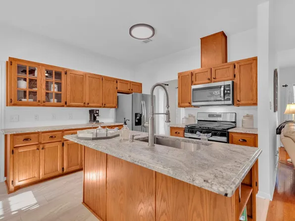 206 S Cowal Dr, Spicewood, TX 78669