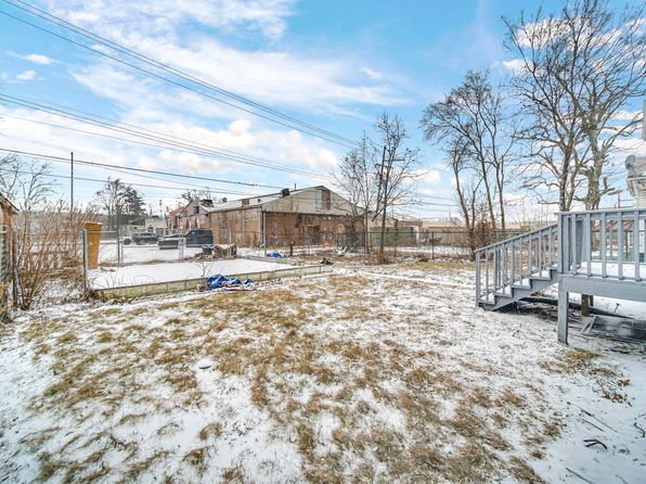 2221 W 10th Pl, Gary, IN 46404