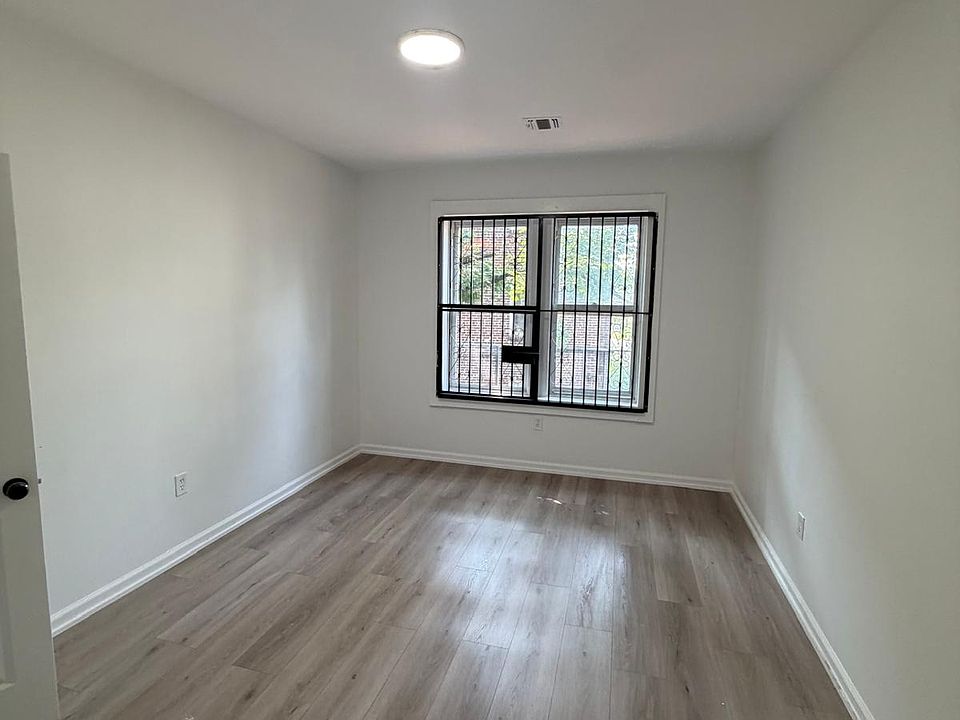 1st image of 397 Myrtle Ave #2A