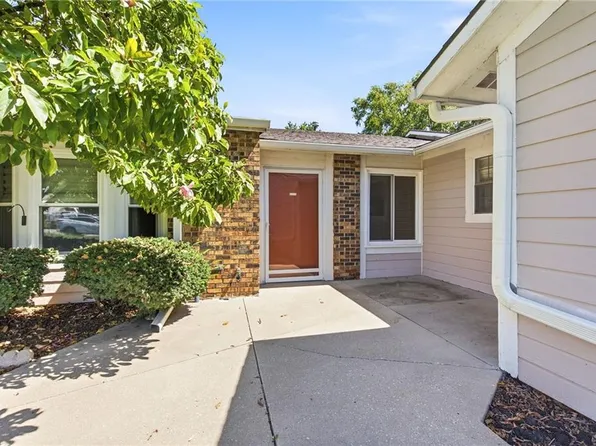 1314 W Jenkins Blvd, Raymore, MO 64083