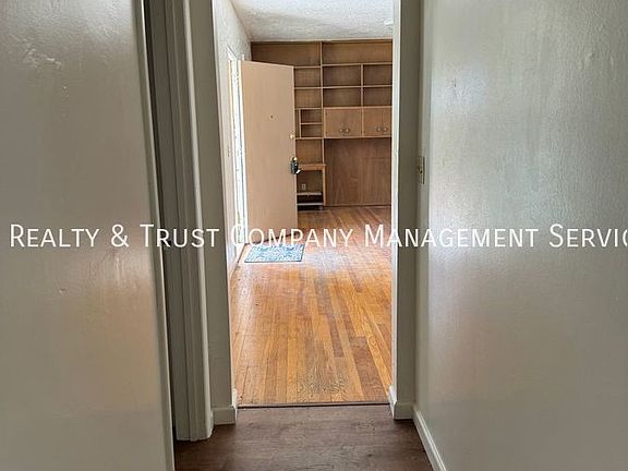 4th image of 2521 N Edith Blvd #1