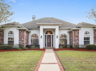35 Fairway Oaks Dr, New Orleans, LA 70131