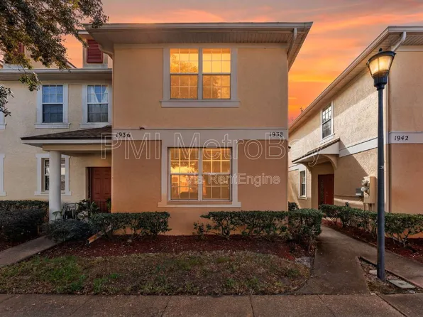1938 Fiesta Ridge Ct, Tampa, FL 33604