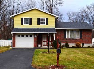 637 Alexander Dr, Rotterdam Junction, NY 12150