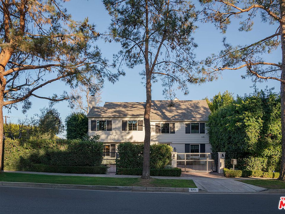1st image of 512 N Sierra Dr