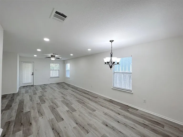 2725 Summerwalk Pl — Photo 6