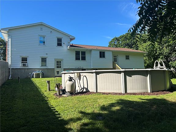 3rd image of 77 Gary Dr