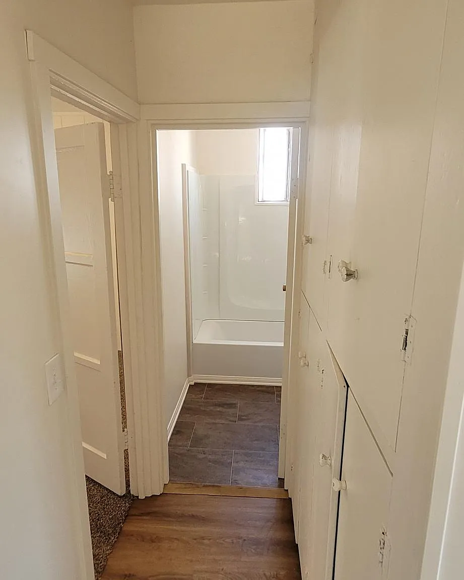 2 bed, 1000 sqft, $2,800 — Photo 4