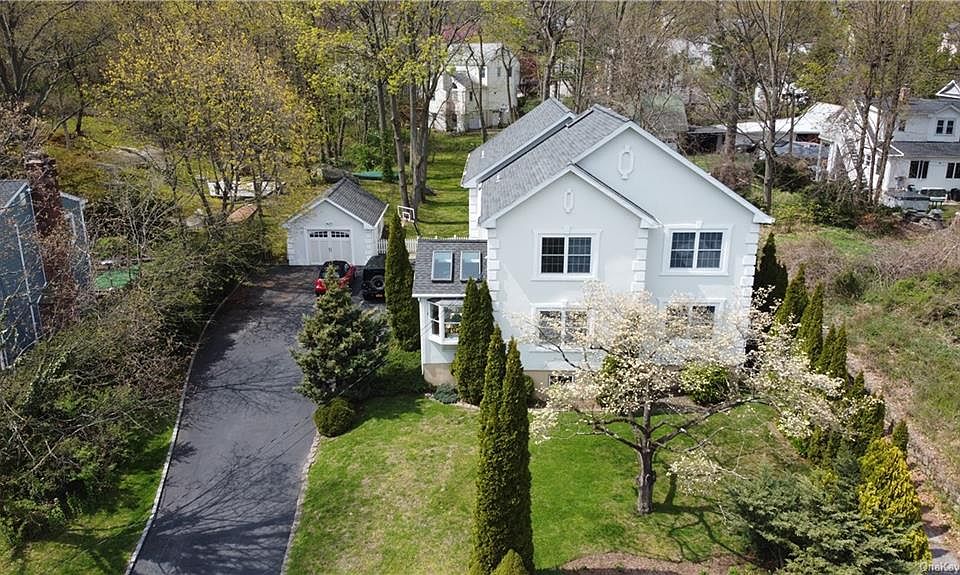 1st image of 70 Sherwood Dr