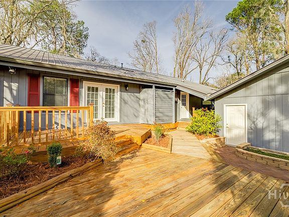 5th image of 122 B, C Smith Avenue