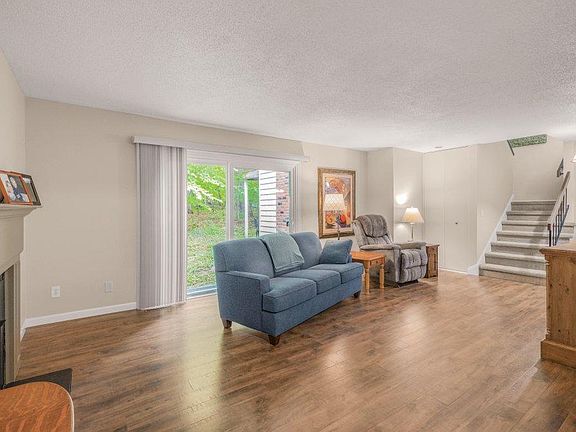 4th image of 8771 Basswood Rd