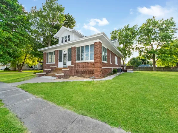 202 Jefferson St, Benson, IL 61516
