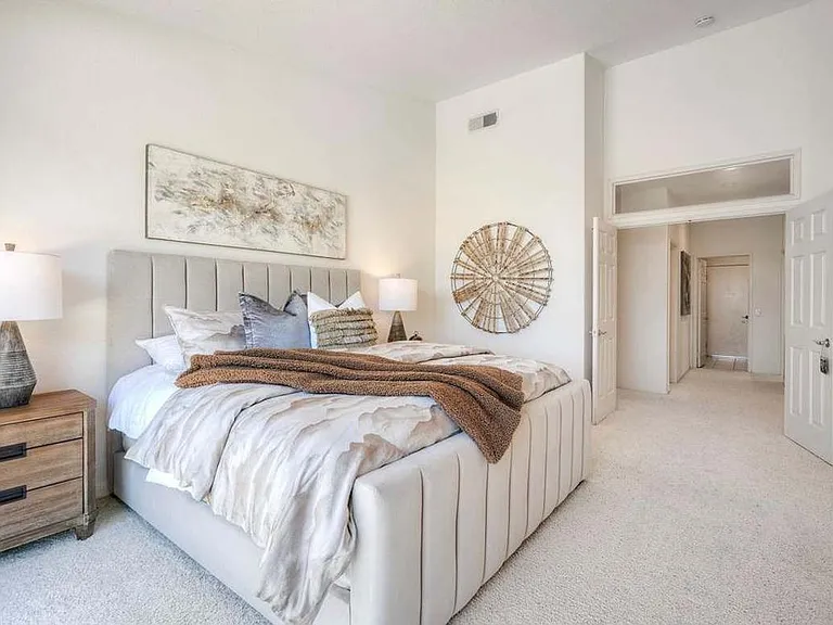 5060 Avenida De La Plata — Photo 9