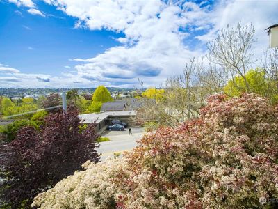 319 A NW 55 Street, Seattle, WA, 98107
