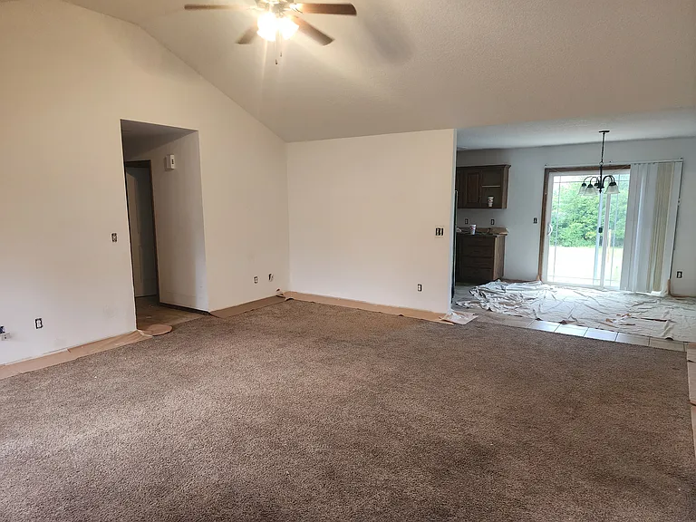 2721 S Oliver Ave — Photo 7