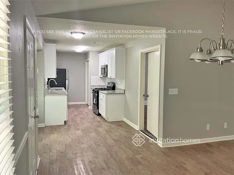 303 Park Sq — Photo 7