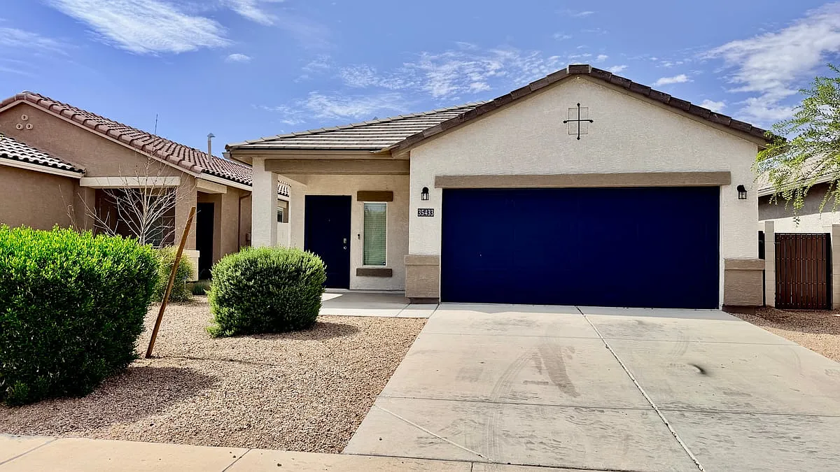 35433 West San Alvarez Avenue — Photo 2