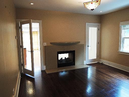 3rd image of 818 N Grove Ave