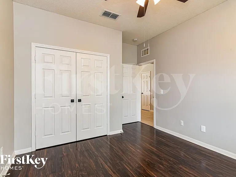 2716 Barclay Ln — Photo 8