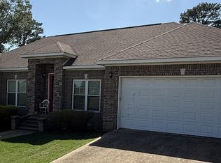 290 Aberdeen Dr, Batesville, AR 72501