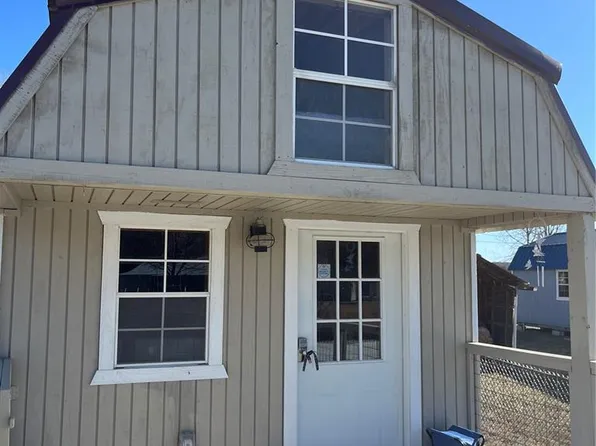 217 Venezia Dr, Ironton, MO 63650