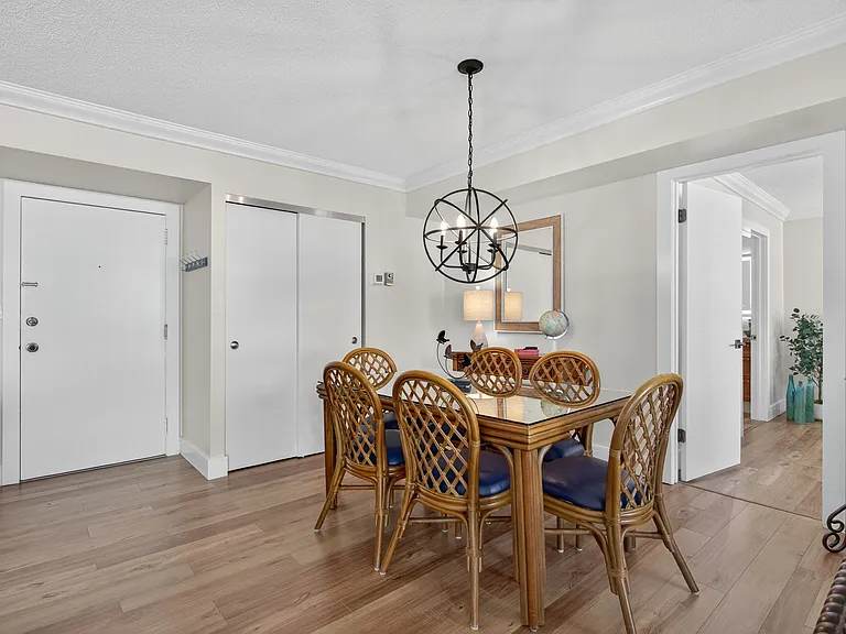 1237 Hillsboro Mile #407 — Photo 33