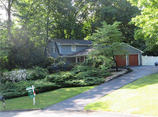 5 Salem Ct, Spring Valley, NY 10977