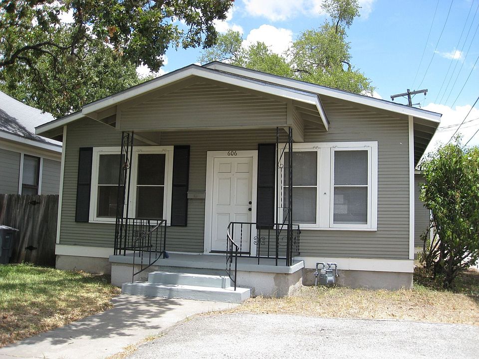 1st image of 606 W 31st 1/2 St