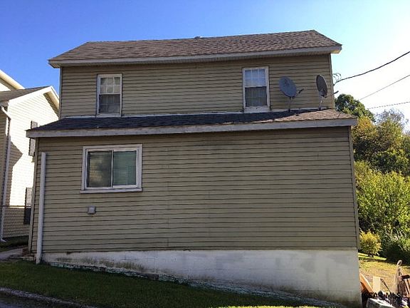 5th image of 114 Oak St