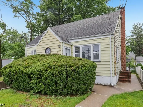 215 Henley Ave, New Milford Boro, NJ 07646