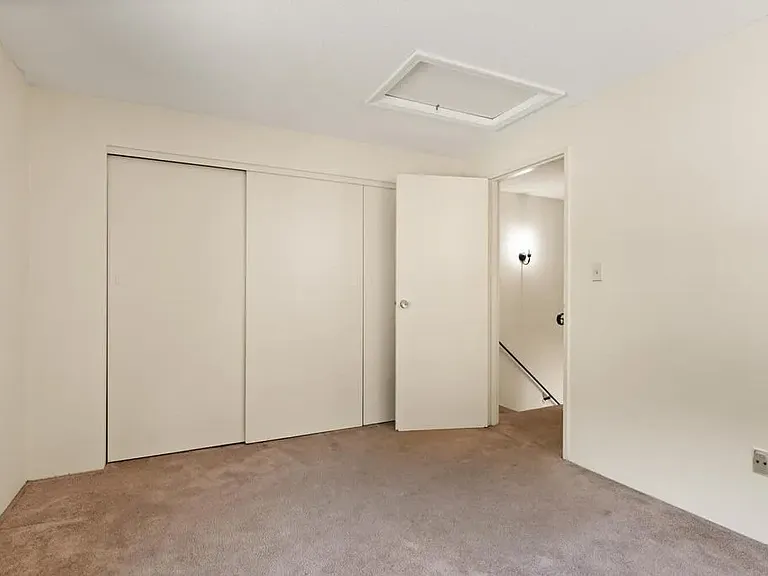 10 Silver Hill Ln — Photo 23