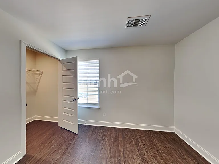 5534 Central Grove Sq — Photo 13