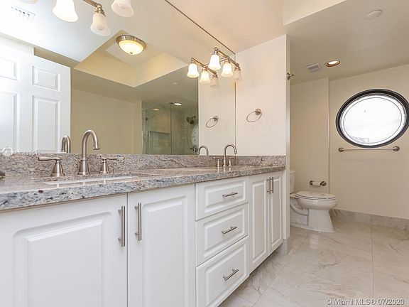 4th image of 1000 Island Blvd #1404