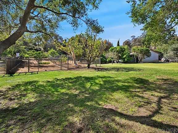 5th image of 4488 La Canada Rd