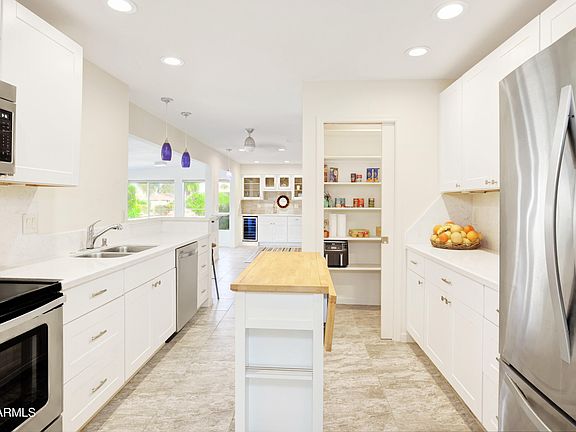 3rd image of 12514 W LIMEWOOD Drive