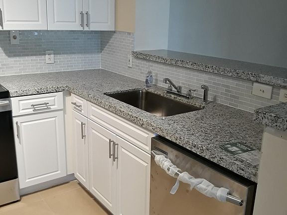 5th image of 7880 Sonoma Springs Cir #10
