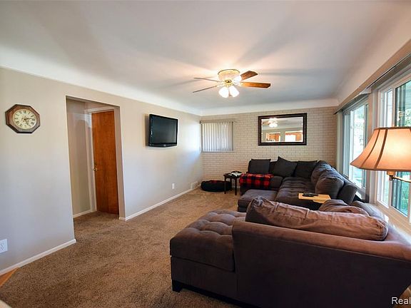4th image of 24617 Ursuline St