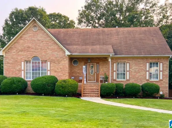 1312 Red Rock Cir, Pleasant Grove, AL 35127