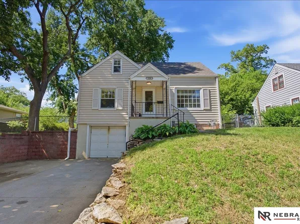 5124 Pierce St, Omaha, NE 68106