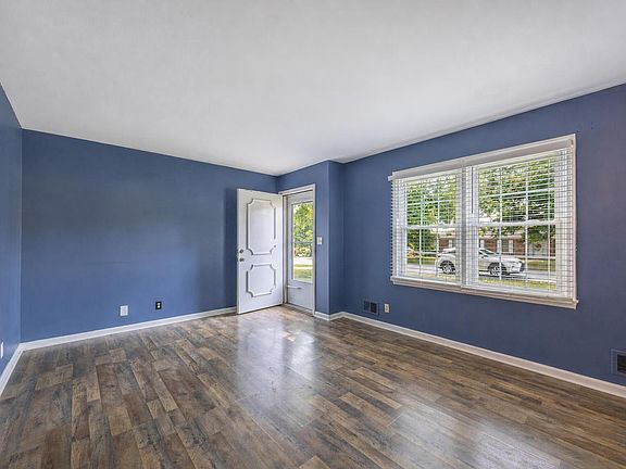5th image of 501-503 Williamsburg Rd