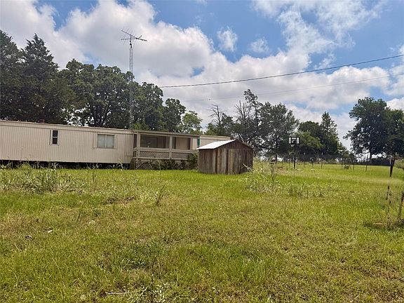 2nd image of 1940 Smoky Rd