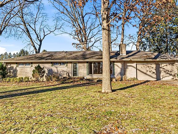 2nd image of 28807 Oakwood Pl
